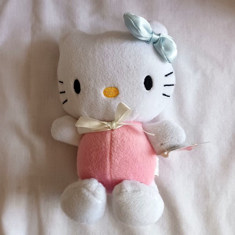 2004 Hello Kitty Pink Sanrio Plush‎ 8"